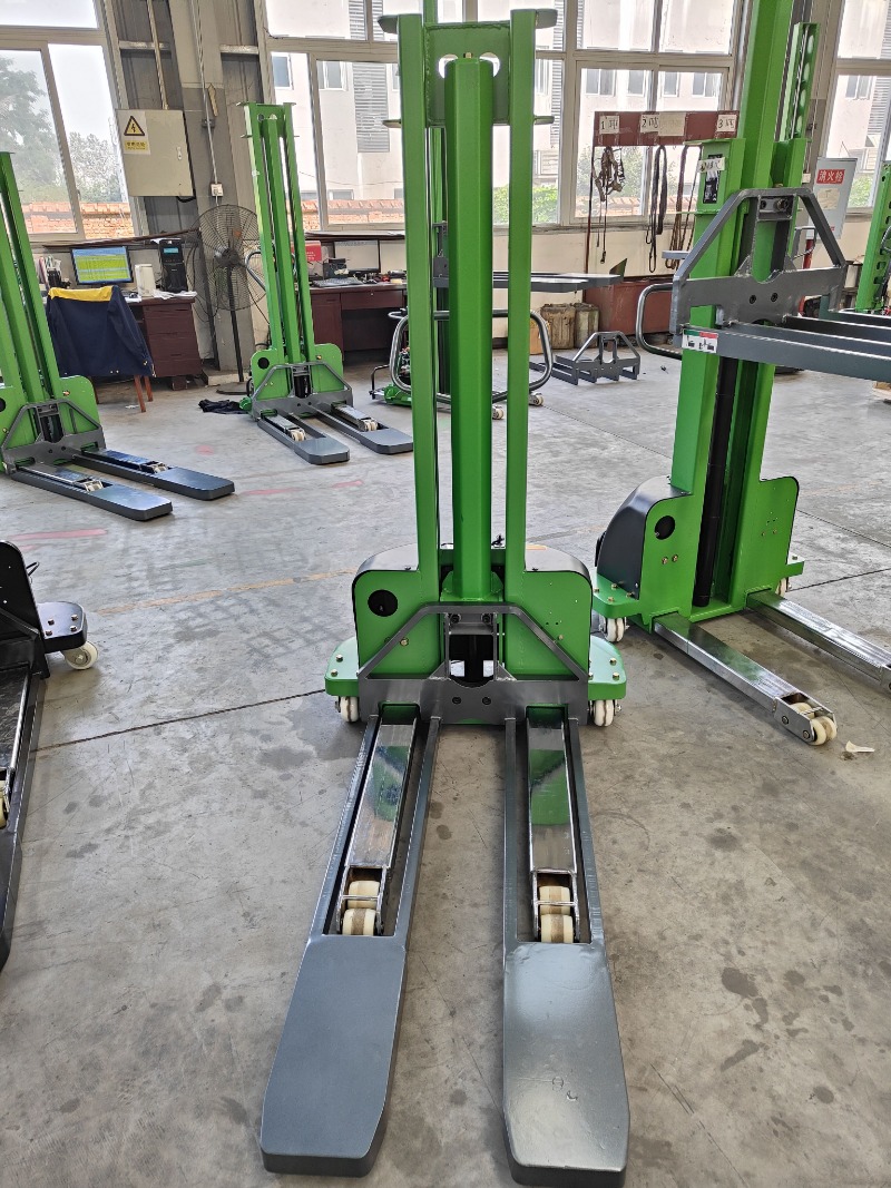 รถยกแบบยกเอง 1000 กก. 1300 กก. - Electric Forklift บทวิจารณ์และราคา