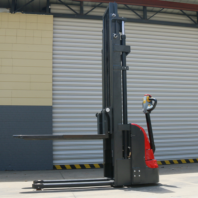 รถยกพาเลทไฟฟ้าแบบยืนขับพร้อมเค - Electric Forklift บทวิจารณ์และราคา